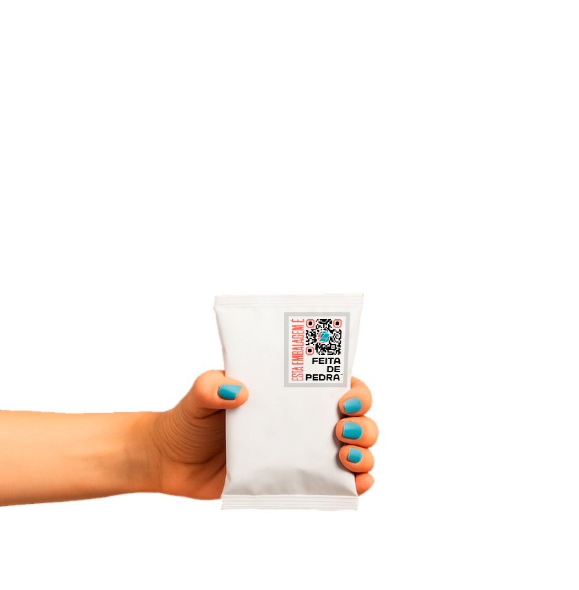 Mano sosteniendo envase